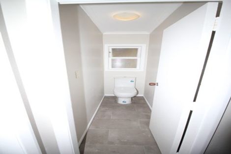 Photo of property in 52 Newlands Road, Newlands, Wellington, 6037