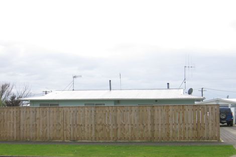 Photo of property in 18 Grenville Street, Levin, 5510