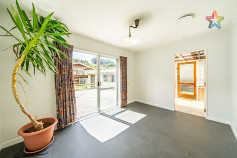 Photo of property in 6 Kendal Grove, Wainuiomata, Lower Hutt, 5014