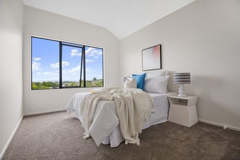 Photo of property in 32 Secoia Crescent, Mangere, Auckland, 2022