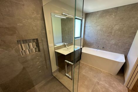 Photo of property in 203 Howden Drive, Jacks Point, 9371