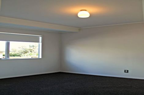 Photo of property in 8 Benchmark Drive, Massey, Auckland, 0614