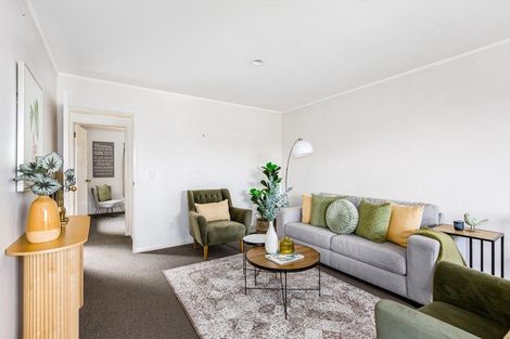 Photo of property in 21 Ladbrooke Drive, Newlands, Wellington, 6037