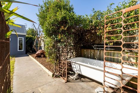 Photo of property in 9 Palmerston Road, Havelock North, 4130