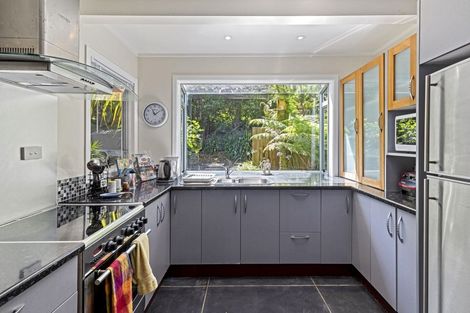 Photo of property in 36 Coroglen Avenue, Birkenhead, Auckland, 0626