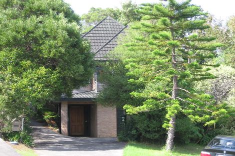 Photo of property in 1/333 Beach Road, Campbells Bay, Auckland, 0630