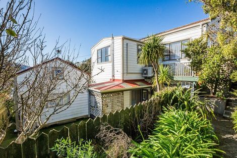 Photo of property in 81 Northland Road, Northland, Wellington, 6012