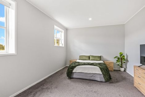 Photo of property in 43 Mcclintock Road, Massey, Auckland, 0614
