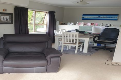 Photo of property in 83 Daffodil Street, Titirangi, Auckland, 0604
