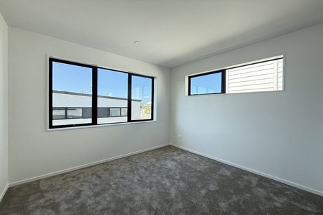 Photo of property in 33 Garadice Road, Rothesay Bay, Auckland, 0630