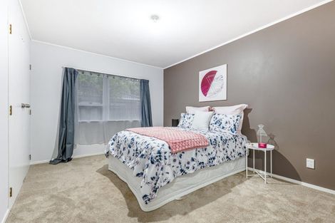 Photo of property in 5 Newington Road, Henderson, Auckland, 0612