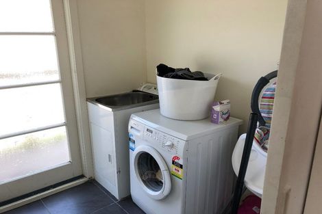 Photo of property in 2/15 Simpson Road, Ranui, Auckland, 0612