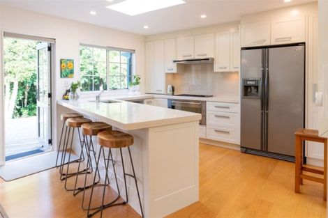 Photo of property in 50 Manu Grove, Waikanae, 5036