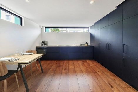 Photo of property in 99 Webb Street, Mount Cook, Wellington, 6011