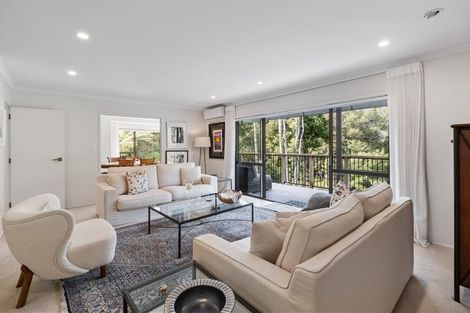 Photo of property in 33 Homewood Place, Chatswood, Auckland, 0626