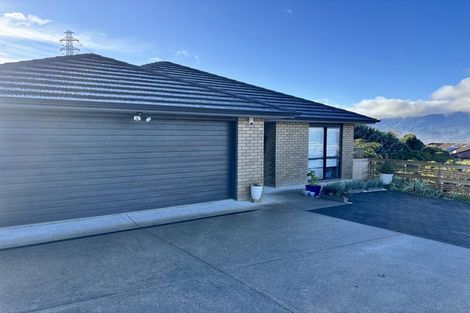 Photo of property in 35 Percy Kinsman Crescent, Riverstone Terraces, Upper Hutt, 5018