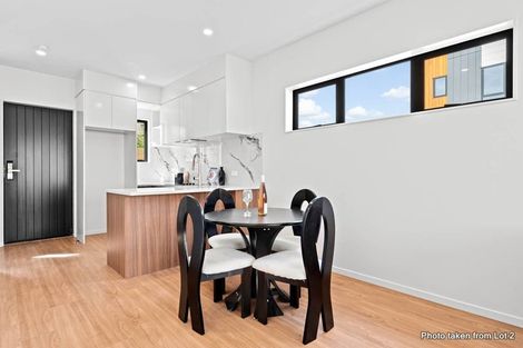 Photo of property in 2/58 Waipani Road, Te Atatu Peninsula, Auckland, 0610