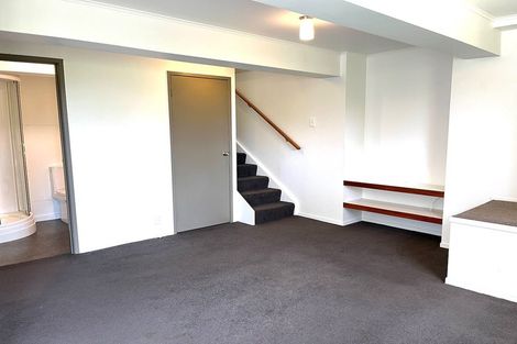 Photo of property in 32 Roick Parade, Glen Eden, Auckland, 0602