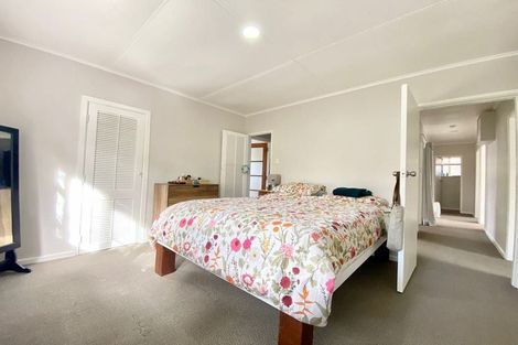 Photo of property in 98 Glenpark Avenue, Frankleigh Park, New Plymouth, 4310