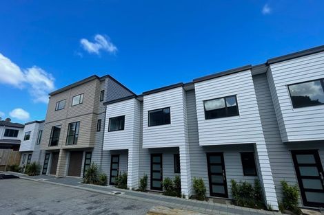 Photo of property in 1/7 South Pacific Place, Henderson, Auckland, 0612