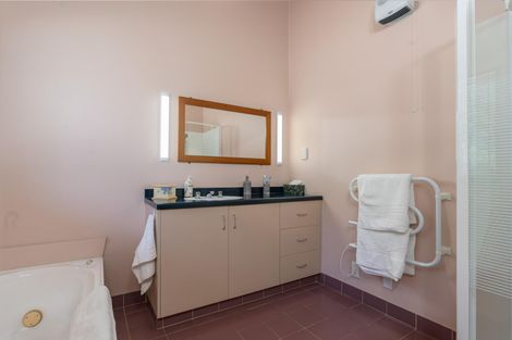 Photo of property in 127 Kent Street, Carterton, 5713