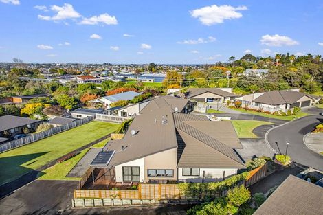 Photo of property in Caversham Park, 2/18 Caversham Road, Westmere, Whanganui, 4501