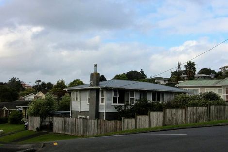 Photo of property in 1/38 Sunnyfield Crescent, Glenfield, Auckland, 0629