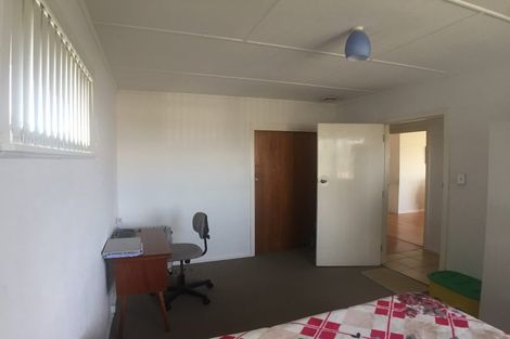 Photo of property in 19 Sunhaven Avenue, Glenfield, Auckland, 0629