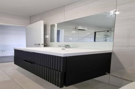 Photo of property in 77 Chichester Drive, Rosehill, Papakura, 2113