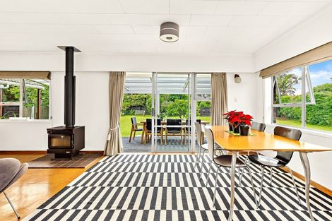 Photo of property in 39 Harbour View Road, Point Wells, 0986
