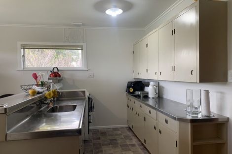 Photo of property in 90 Matipo Road, Te Atatu Peninsula, Auckland, 0610