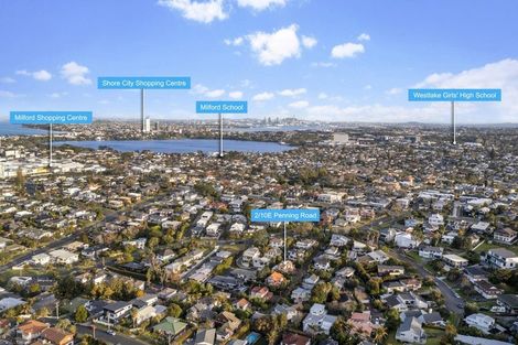 Photo of property in 2/10e Penning Road, Castor Bay, Auckland, 0620