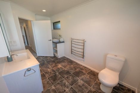 Photo of property in 20 Eagles Way, Cable Bay, 0420