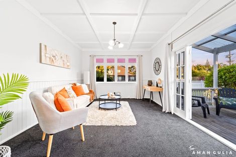 Photo of property in 221 Henderson Valley Road, Henderson, Auckland, 0612