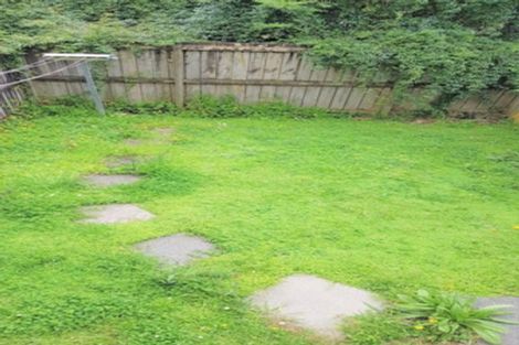 Photo of property in 10/10-26 John Jennings Drive, Oteha, Auckland, 0632