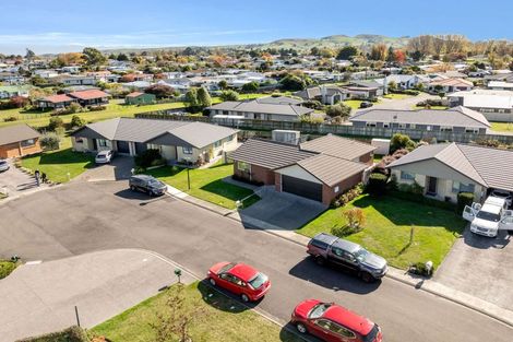 Photo of property in Henry Russell Estate, 8/36 Belgrove Drive, Waipukurau, 4200