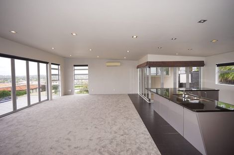 Photo of property in 3 Orewa Heights Crescent, Orewa, 0931