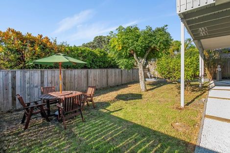 Photo of property in 1/5 Sharon Road, Waiake, Auckland, 0630