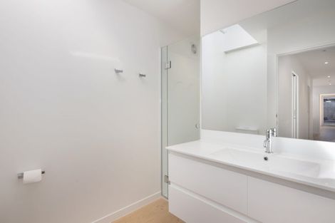 Photo of property in 129 Houghton Bay Road, Houghton Bay, Wellington, 6023