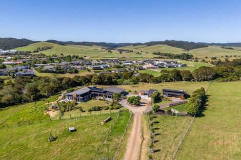 Photo of property in 65 Jamesons Esplanade, Haruru, 0204