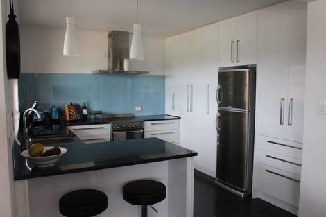 Photo of property in 2/12 Belle Vue Avenue, Northcote Point, Auckland, 0627