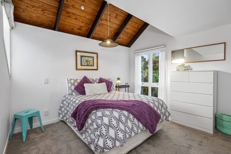 Photo of property in 8 Eucalyptus Place, Beach Haven, Auckland, 0626