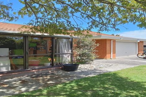 Photo of property in 10 Argyle Place, Highlands Park, New Plymouth, 4312