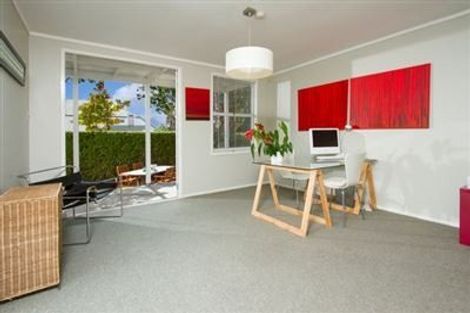 Photo of property in 1 Frater Avenue, Milford, Auckland, 0620