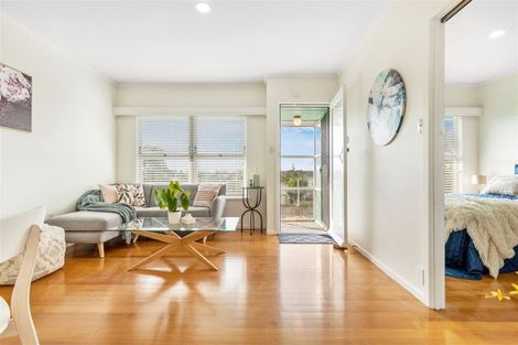 Photo of property in 3/7 Lenihan Street, Northcote, Auckland, 0627