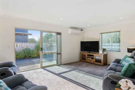 Photo of property in 21 Matuku Place, Paraparaumu Beach, Paraparaumu, 5032