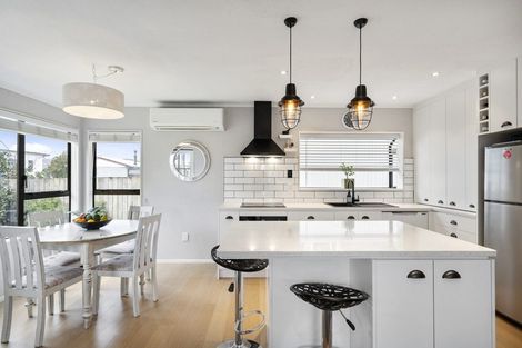 Photo of property in 2 Michael Road, Paraparaumu Beach, Paraparaumu, 5032