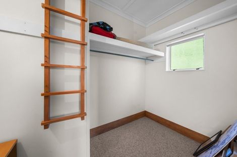 Photo of property in 190 Regent Street, Martinborough, 5711