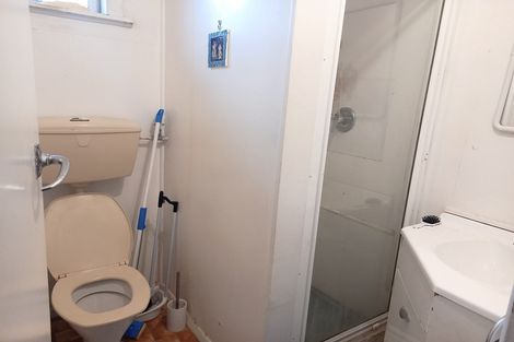 Photo of property in 42 Chaytor Street, Northland, Wellington, 6012