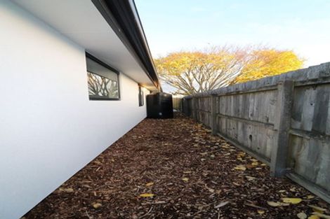 Photo of property in 30a/4 Northcote Road, Northcote, Christchurch, 8052